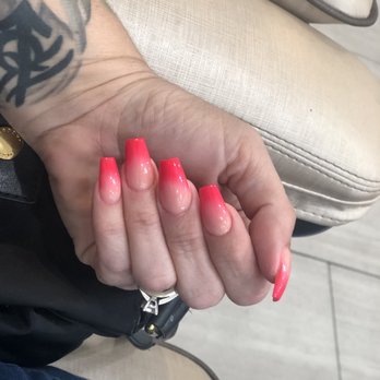 Nails and lashes by Ashley  - Pink ombré - Eyelash Service Near Me - Paramount, California