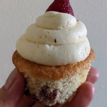 Bakin' Us Keto - Strawberry cupcake with cream cheese frosting - Bakeries Near Me - Wellesley, Ontario