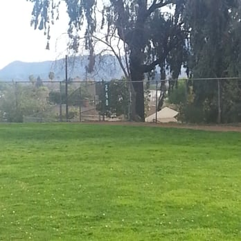Bel Aire Ballfield - Center field homerun fence - Parks Near Me - Burbank, California