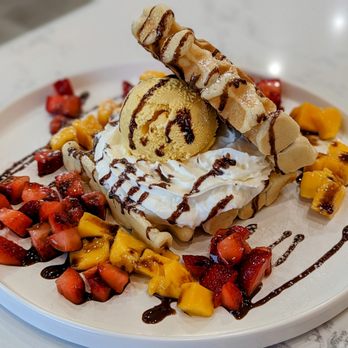 Mango Mango Dessert - a plate of desserts - Desserts Near Me - Quincy, Massachusetts Mango Mango Dessert - a plate of desserts - Desserts Near Me - Quincy, Massachusetts
