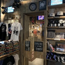 Ramones Museum Berlin - Entry and Merch area.