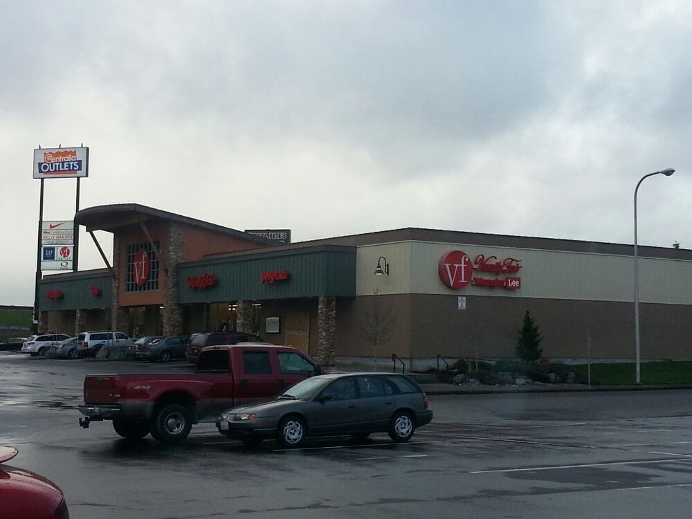 VF OUTLET Updated October 2024 12 Reviews 109 W High St