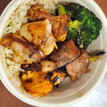 Dig Inn - hot honey chicken variation, charred sweet potatoes, rice, charred brocolli - New American Near Me - Stamford, Connecticut