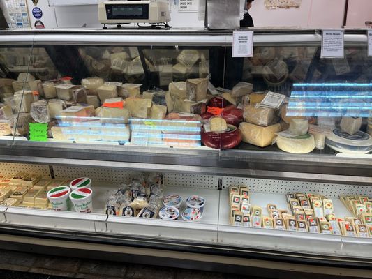 Gust Gallucci's Italian Foods by null