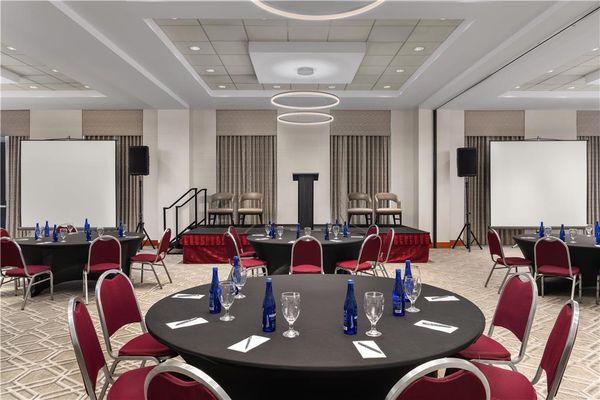 Embassy Suites by Hilton Boston at Logan Airport by null