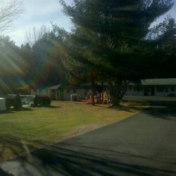 Perry's Motel & Cottages - Hotels Near Me - Intervale, New Hampshire