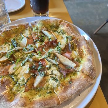 Campagnia - Pizza is ok - Italian Near Me - Fresno, California