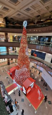 Ngee Ann City by null