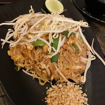Sip Saam Thai - Chicken pad thai - Thai Near Me - Austin, Texas