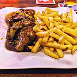 Corfu Grill - Schaschlik mit Pommes und Cury Sauce (08/2024)