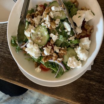 Juliana's - Arugula and goat cheese - Pizza Near Me - Brooklyn, New York Juliana's - Arugula and goat cheese - Pizza Near Me - Brooklyn, New York