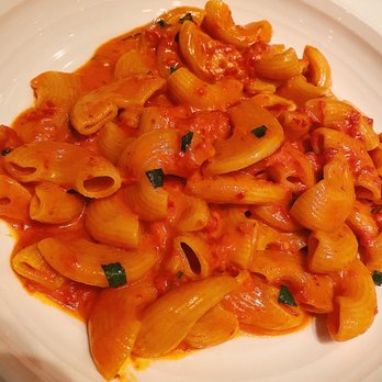 Fachini - Vodka Sauce Rigatoni - Italian Near Me - Dallas, Texas