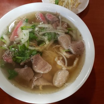 Valmont Cafe - Pho with rare beef, brisket, and beef balls - Vietnamese Near Me - Richmond, British Columbia Valmont Cafe - Pho with rare beef, brisket, and beef balls - Vietnamese Near Me - Richmond, British Columbia