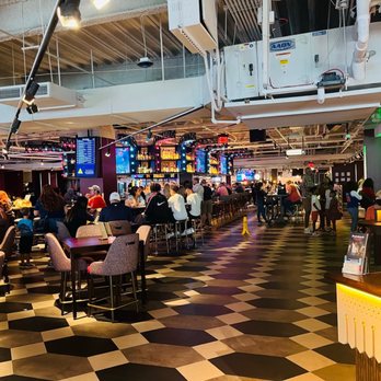Puttshack - Houston - Dining Area - Mini Golf Near Me - Houston, Texas