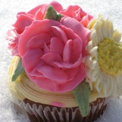 The Cupcake Shoppe - Frosted Flowers