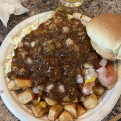 Bill Gray's Seabreeze Tap Room - Hot Dog & Cheeseburger Plate w/ Mac salad and home fries