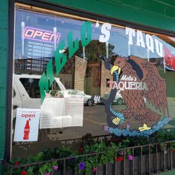 Melo's Taqueria - Front of restaurant