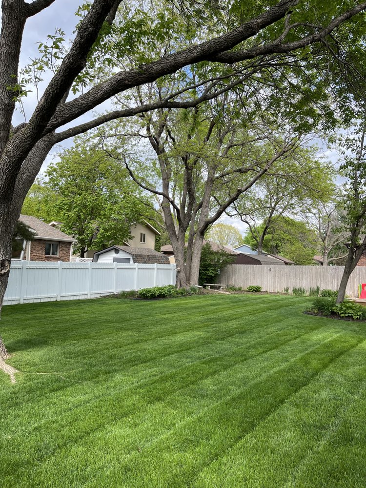 KW Lawn and Landscape - tree service in Lincoln, NE