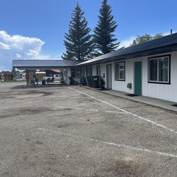Jackalope Motor Lodge - Outside - Hotels Near Me - Pinedale, Wyoming Jackalope Motor Lodge - Outside - Hotels Near Me - Pinedale, Wyoming