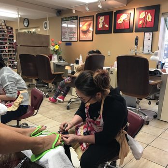 The Lash, Brow & Nail Bar - Nail Salons Near Me - Kent, Washington
