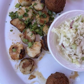 Blue Parrot Ocean Front Cafe - This is their Sea Scallop meal with a really small side salad for $29.00. Really? - Seafood Near Me - Eastpoint, Florida