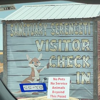 Sanctuary Serengeti - Zoos Near Me - La Grange, Texas