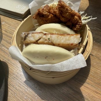 Sidedoor Contemporary Kitchen & Bar - Bao buns - Tapas/Small Plates Near Me - Ottawa, Ontario