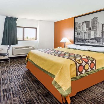 Super 8 by Wyndham Dixon - Guest room - Hotels Near Me - Dixon, Illinois Super 8 by Wyndham Dixon - Guest room - Hotels Near Me - Dixon, Illinois