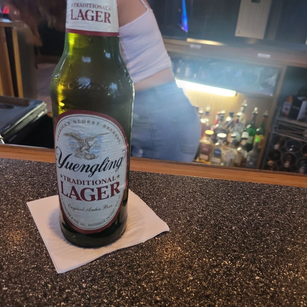 FREDDIE’S BAR & GRILLE Updated October 2024 222 E Hamilton St