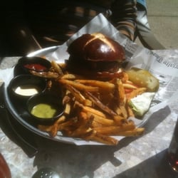 FatDuck Tavern & Grill