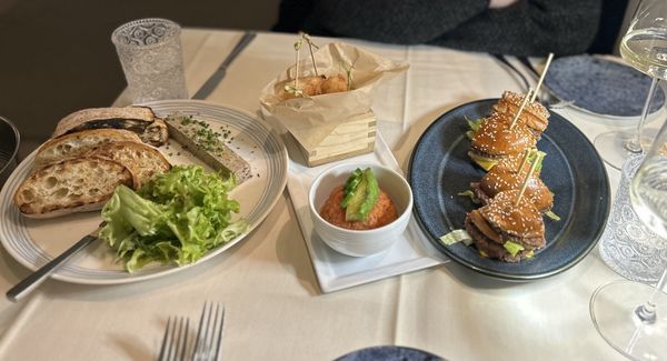 The Studio Kitchen & Cocktails by null