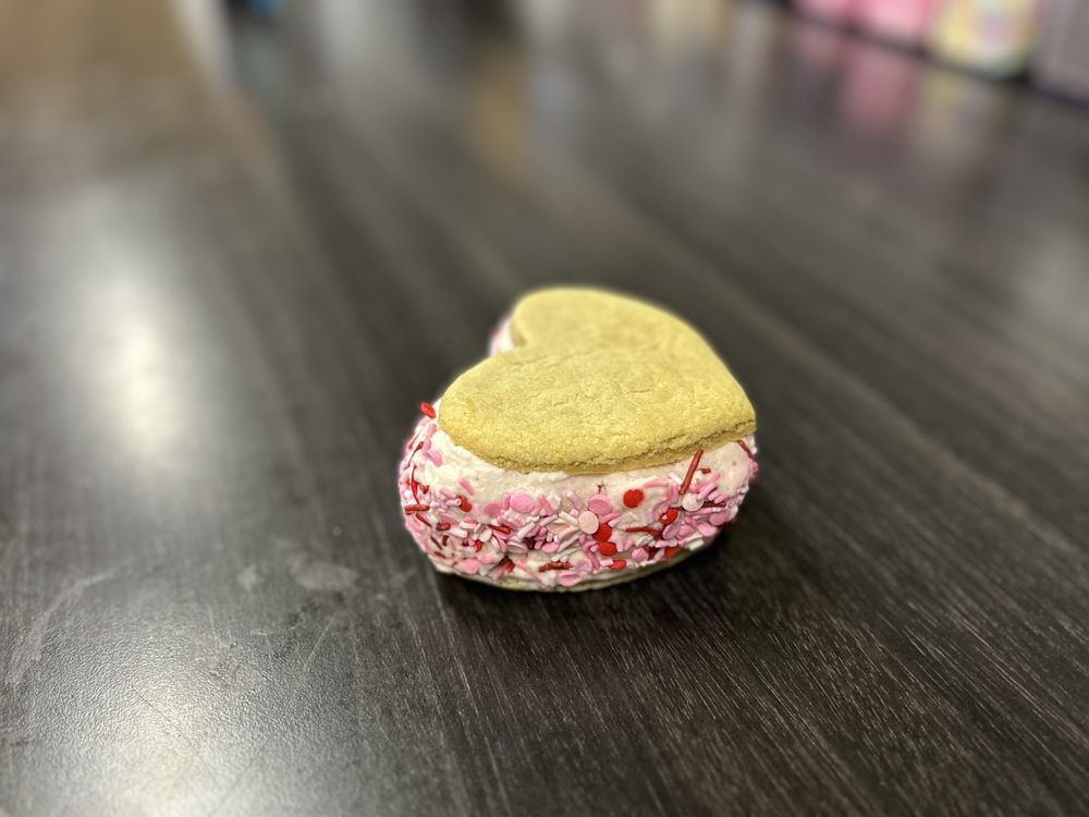 Social spots from Squatch's Gourmet Ice Cream Sandwiches and Coffee