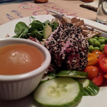 Phil's Bar & Grille - Ahi tuna bowl was legit - New American Near Me - Saugatuck, Michigan
