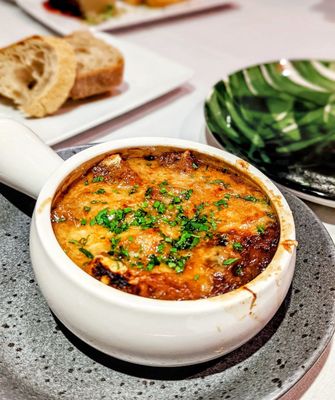 Alouette Bistro by null