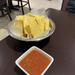 La Catrina - Complimentary chips and salsa