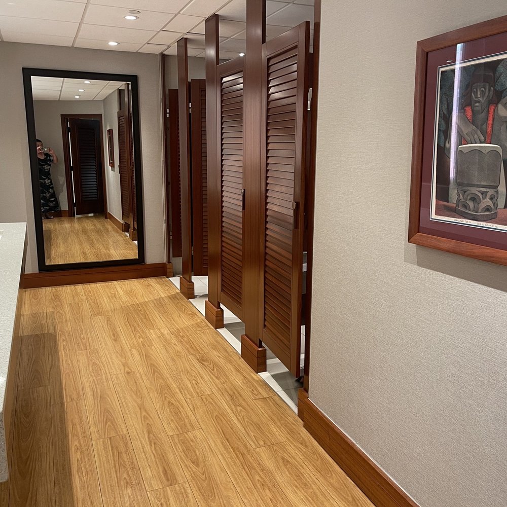 Waialae Country Club - bathroom - Golf Near Me - Honolulu, Hawaii