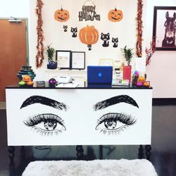 Brow Wow - Brow Wow Halloween decorations.