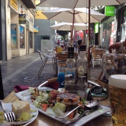 Cañas y Tapas - Goats cheese salad , delicious !!!