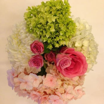 Flowergirls Hawaii - Flower bouquets for the tables - Florists Near Me Flowergirls Hawaii - Flower bouquets for the tables - Florists Near Me