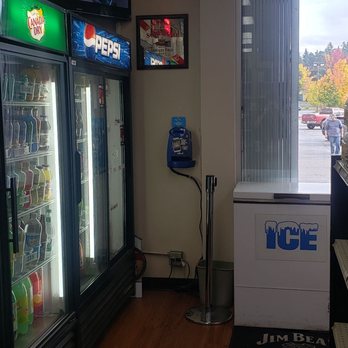 Farmington Liquor Store - Inside - Beer, Wine & Spirits Near Me - Aloha, Oregon