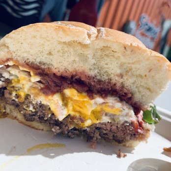 Stanley's Snack Shack - Goat cheese and jam burger, added fried egg - Gelato Near Me - Honey Creek, Iowa