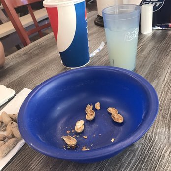 Big John's Texas BBQ - Complimentary peanuts with sweet tea ($3.25) and lemonade ($3.25). - Barbeque Near Me - Page, Arizona