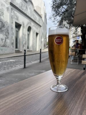 Bar Aduela by null