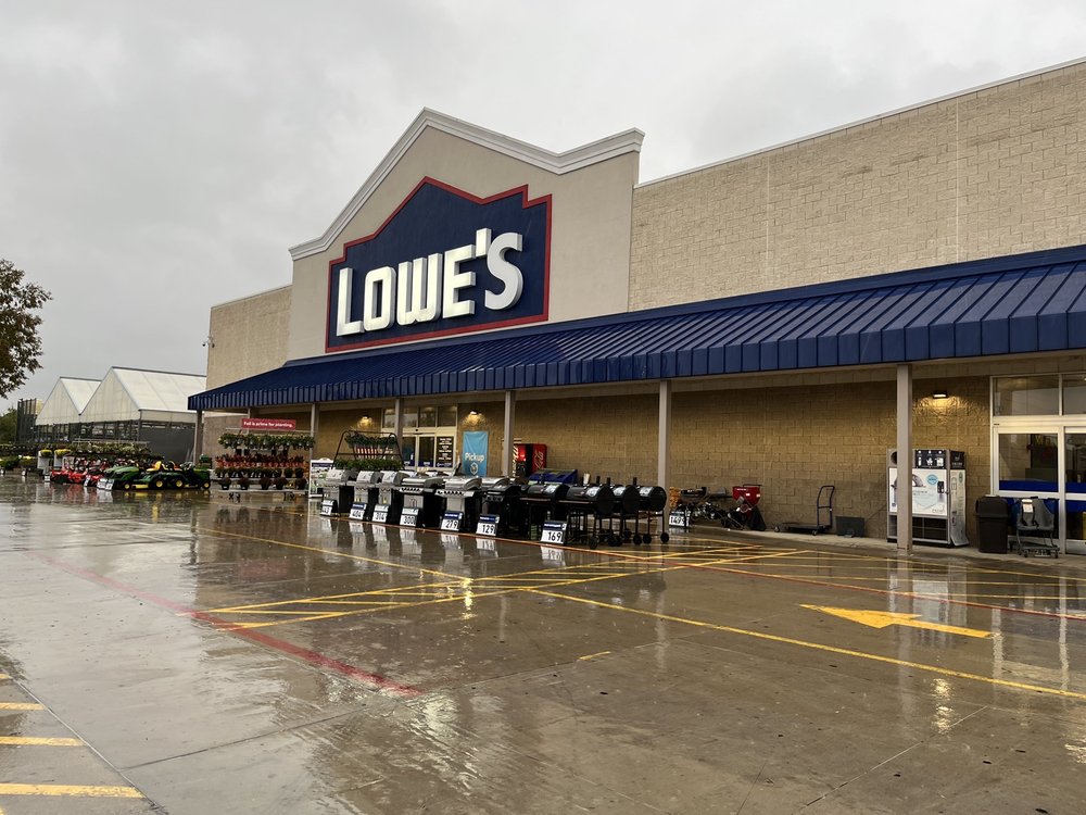 LOWE’S HOME IMPROVEMENT Updated September 2024 40 Reviews 3200 N