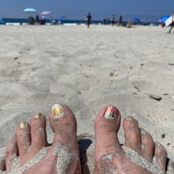 Cali Nails - Cali nails is in walking distance to the beach!