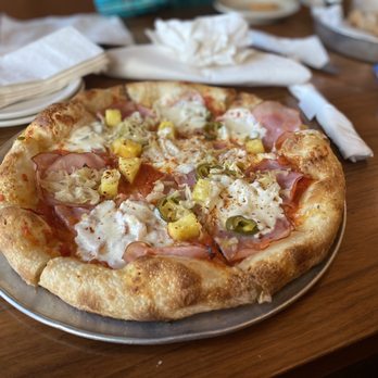 Big Grove Brewpub - Solon - Funky Hawaiian - New American Near Me - Solon, Iowa