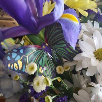 Flowers by Tana - Florists Near Me