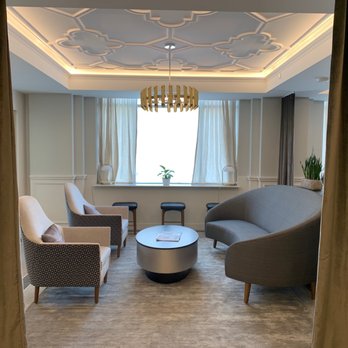 Hotel Elkhart - Lobby sitting area - Hotels Near Me - Elkhart, Indiana Hotel Elkhart - Lobby sitting area - Hotels Near Me - Elkhart, Indiana
