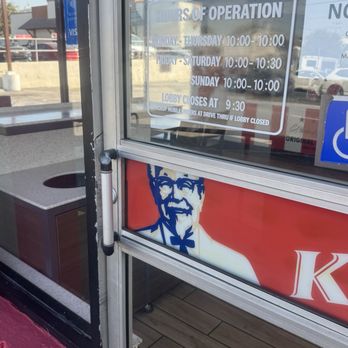 KFC - Good service good food and clean place i love it - Fast Food Near Me - Glendale, California