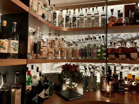 Kinfolk Lounge & Library by null